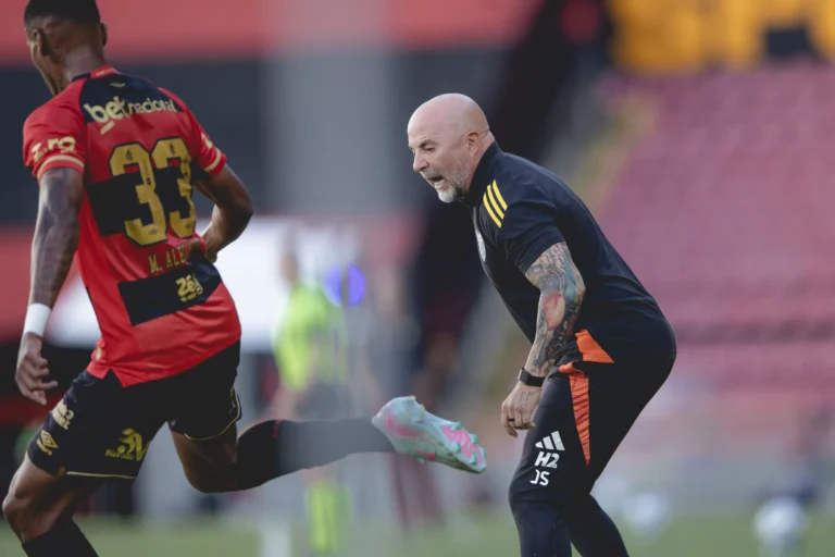 Sampaoli detalha estratégia de rodízio no Atlético-MG: Para que todos se sintam valorizados Sampaoli detalha estratégia de rodízio no Atlético-MG: "Para que todos se sintam valorizados"