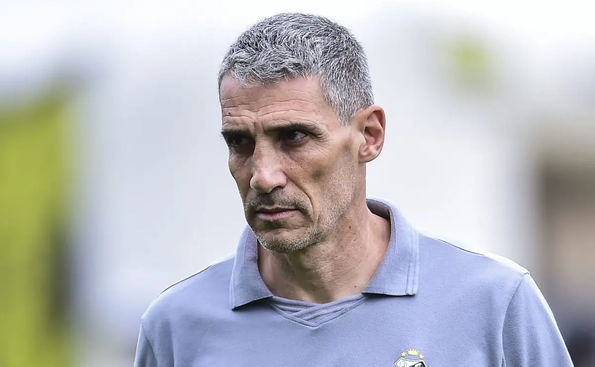 Santos com Dez Pendurados Enfrenta o Internacional em Meio a Problemas