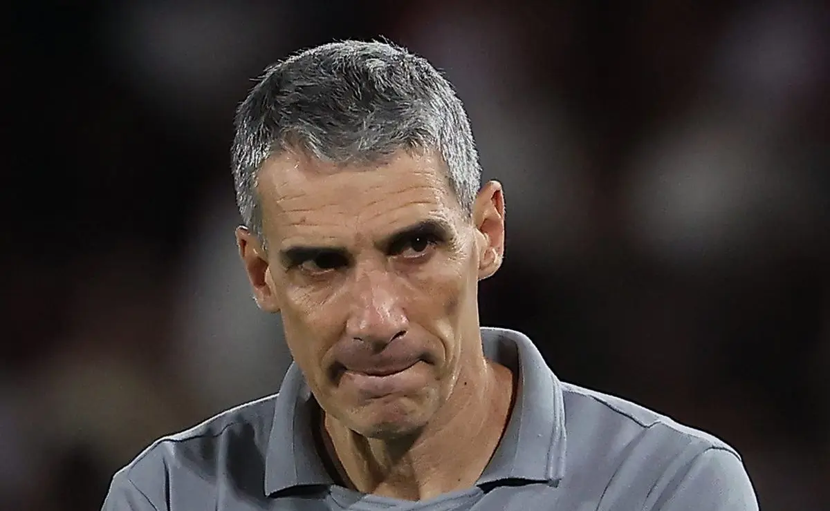 Santos recebe Palmeiras na Vila Belmiro com força máxima, enquanto visitante sofre com desfalques Santos recebe Palmeiras na Vila Belmiro com força máxima, enquanto visitante sofre com desfalques