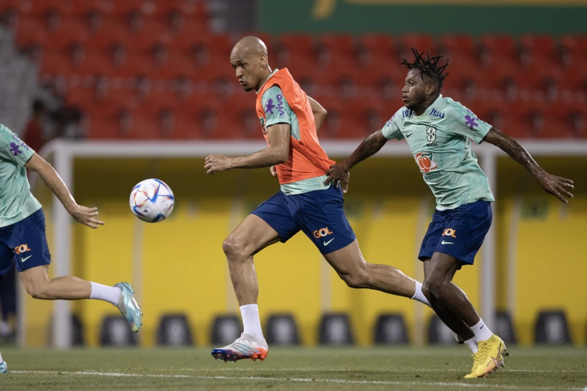 Seleção Brasileira: Fabinho, indicado por Casemiro, surge como surpresa e teste para 22 remanescentes da Copa