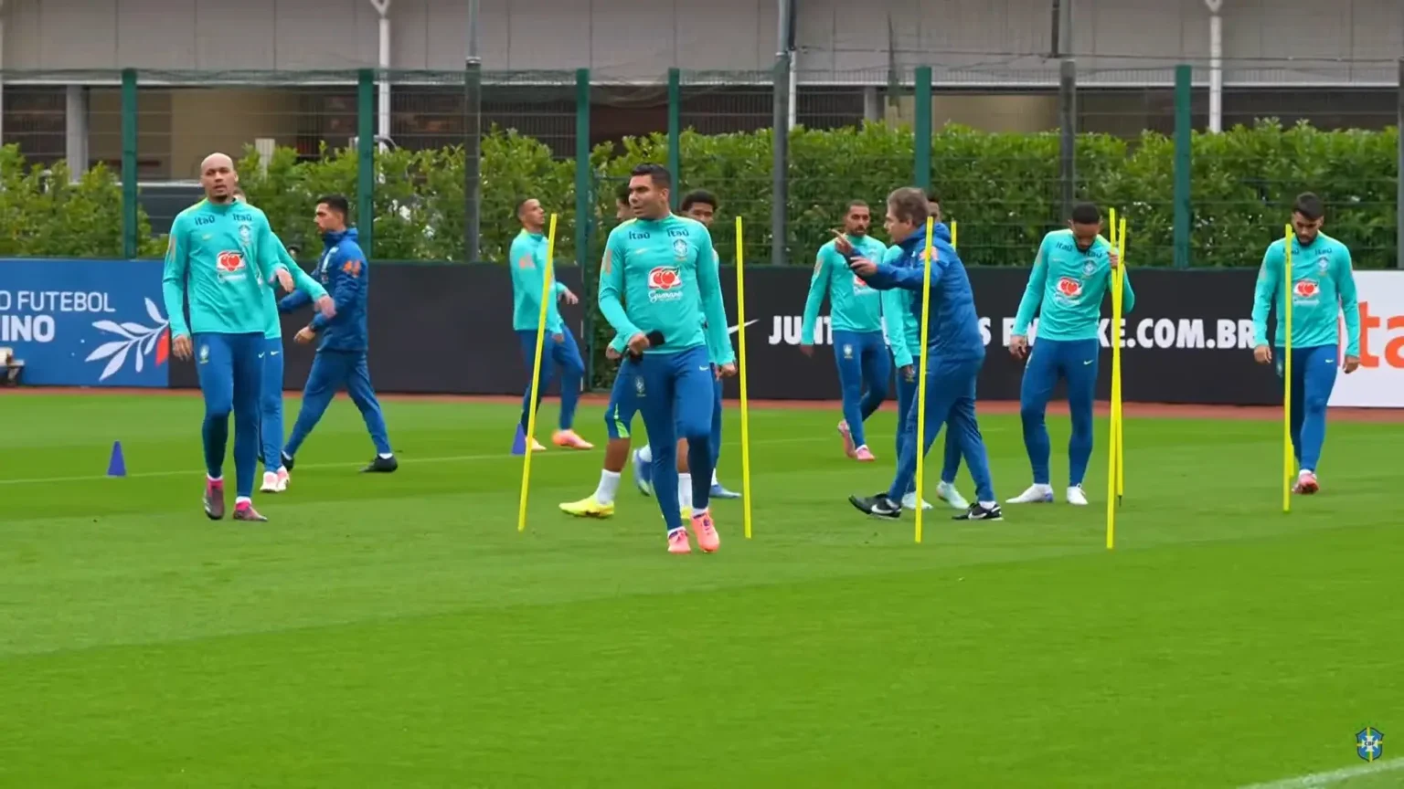 Seleção Brasileira Inicia Preparativos na Inglaterra com Estrutura do Arsenal