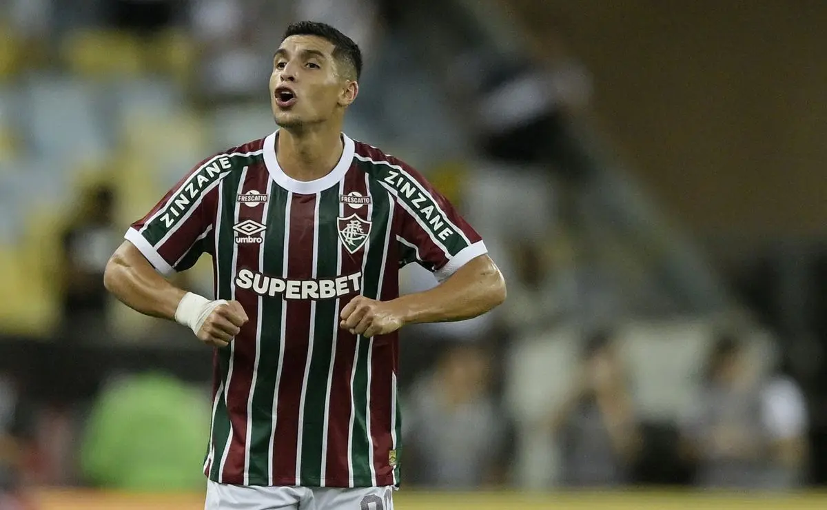 Serna amplia para o Fluminense após falha de Rossi no Brasileirão Serna amplia para o Fluminense após falha de Rossi no Brasileirão