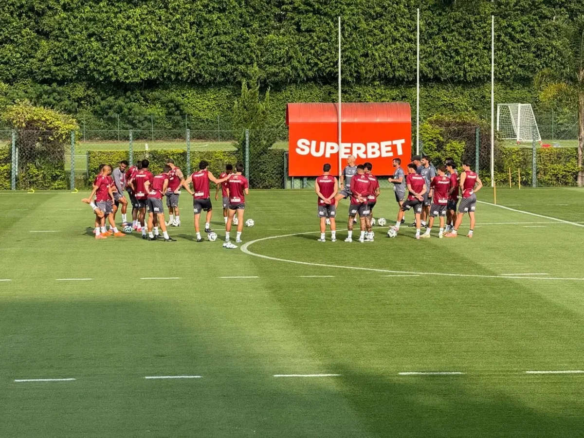 São Paulo: Cédric treina e é dúvida para o jogo contra o Flamengo