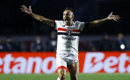 São Paulo avança nos bastidores e planeja retorno de Rafinha ao futebol em 2026