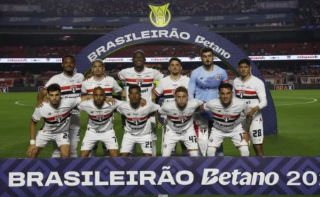 São Paulo com desfalques: confira a provável escalação contra o Vasco