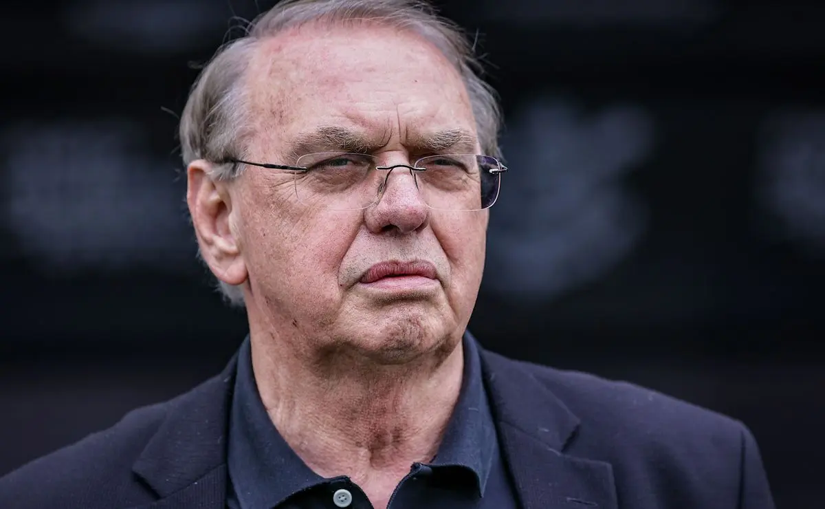 Stabile reage com fúria às críticas de rivais sobre a dívida do Corinthians