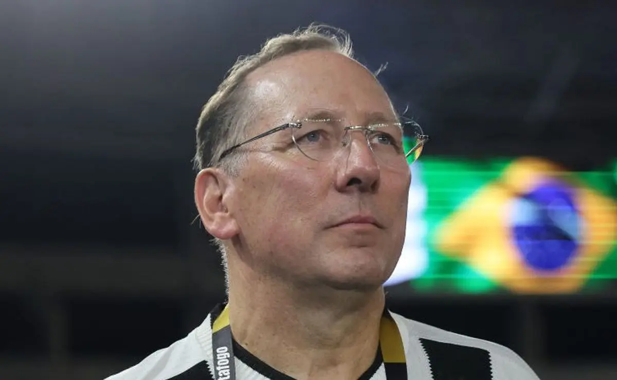 Textor não perdoa o Botafogo e convoca a Eagle para derrubar a ação associativa