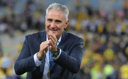 Tite é sondado pelo Grêmio e anuncia retorno aos trabalhos como técnico: Voltei Tite é sondado pelo Grêmio e anuncia retorno aos trabalhos como técnico: "Voltei"
