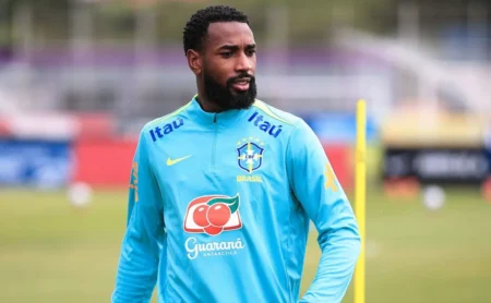 Torcedora russa do Palmeiras relata encontro com pai de Gerson e aborda rumores