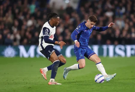 Tottenham x Chelsea: Transmissão e Horário da Premier League Tottenham x Chelsea: Transmissão e Horário da Premier League