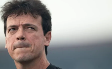 Vasco Repete Trajetória de 2024 e Investe em Diniz para Virada Vasco Repete Trajetória de 2024 e Investe em Diniz para Virada