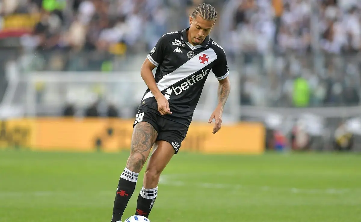 Vasco em busca de acordo com Benfica, evita litígio milionário por João Victor Vasco em busca de acordo com Benfica, evita litígio milionário por João Victor