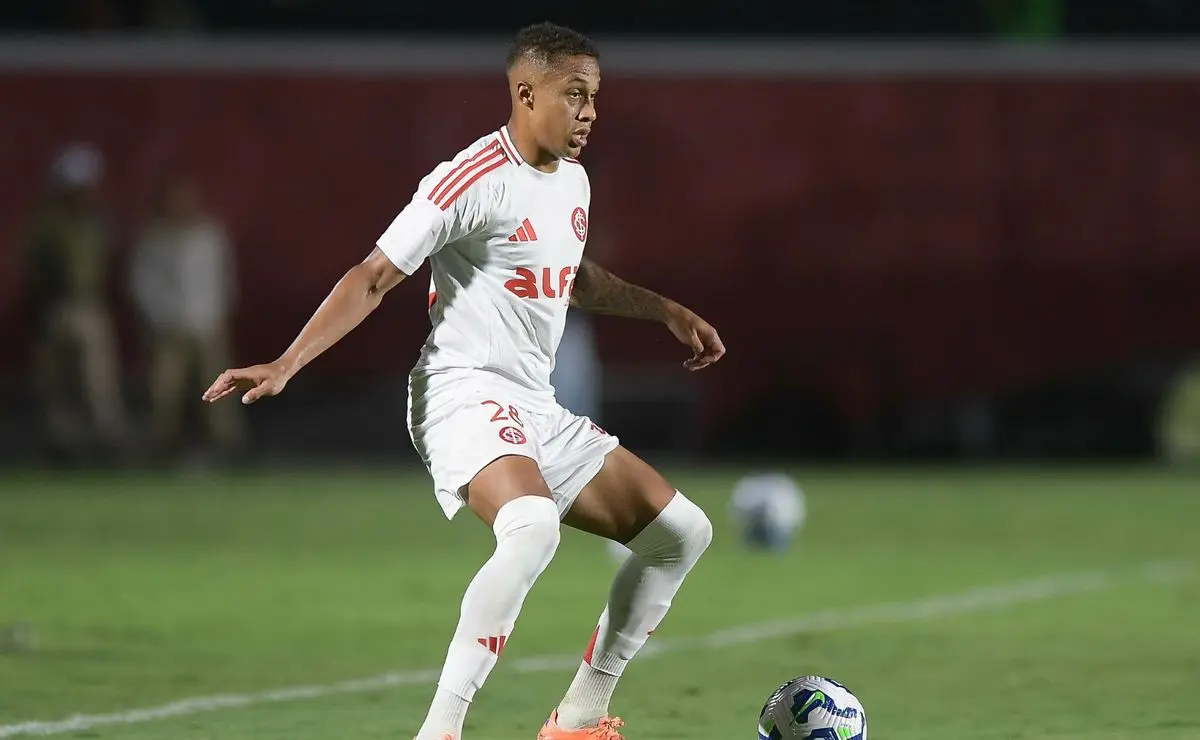 Vitinho Surge Como Solução Inesperada e Lidera Reviravolta do Inter sob Ramón Díaz