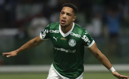 Vitor Roque: Artilheiro Palmeirense Supera Luciano, Yuri Alberto e Lautaro Díaz na Temporada Vitor Roque: Artilheiro Palmeirense Supera Luciano, Yuri Alberto e Lautaro Díaz na Temporada