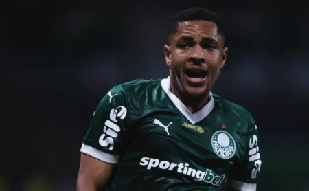 Vitor Roque: Destaque Mundial com 21 Gols na Temporada 2025 Vitor Roque: Destaque Mundial com 21 Gols na Temporada 2025