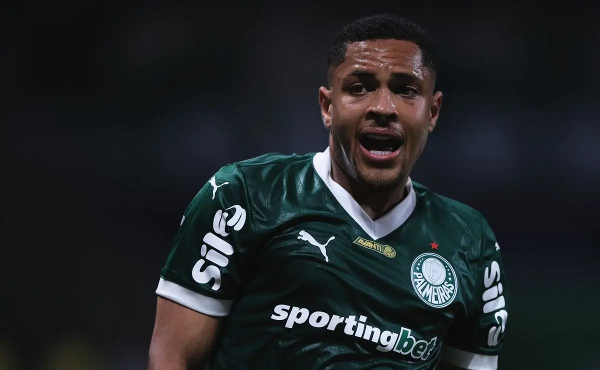 Vitor Roque: Destaque Mundial com 21 Gols na Temporada 2025 Vitor Roque: Destaque Mundial com 21 Gols na Temporada 2025