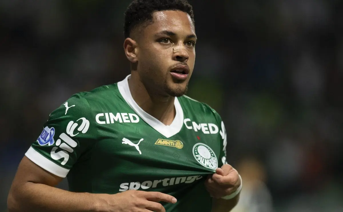 Vitor Roque: Trunfo de Abel na Final da Libertadores entre Palmeiras e Flamengo, Superando Críticas Vitor Roque: Trunfo de Abel na Final da Libertadores entre Palmeiras e Flamengo, Superando Críticas