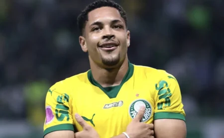 Vitor Roque expressa gratidão ao Palmeiras e destaca reviravolta rumo à Seleção Brasileira Vitor Roque expressa gratidão ao Palmeiras e destaca reviravolta rumo à Seleção Brasileira
