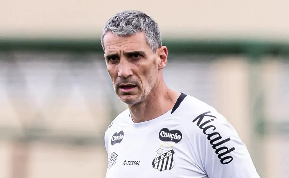 Vojvoda Impõe Disciplina a Neymar Diante das Recentes Polêmicas Vojvoda Impõe Disciplina a Neymar Diante das Recentes Polêmicas