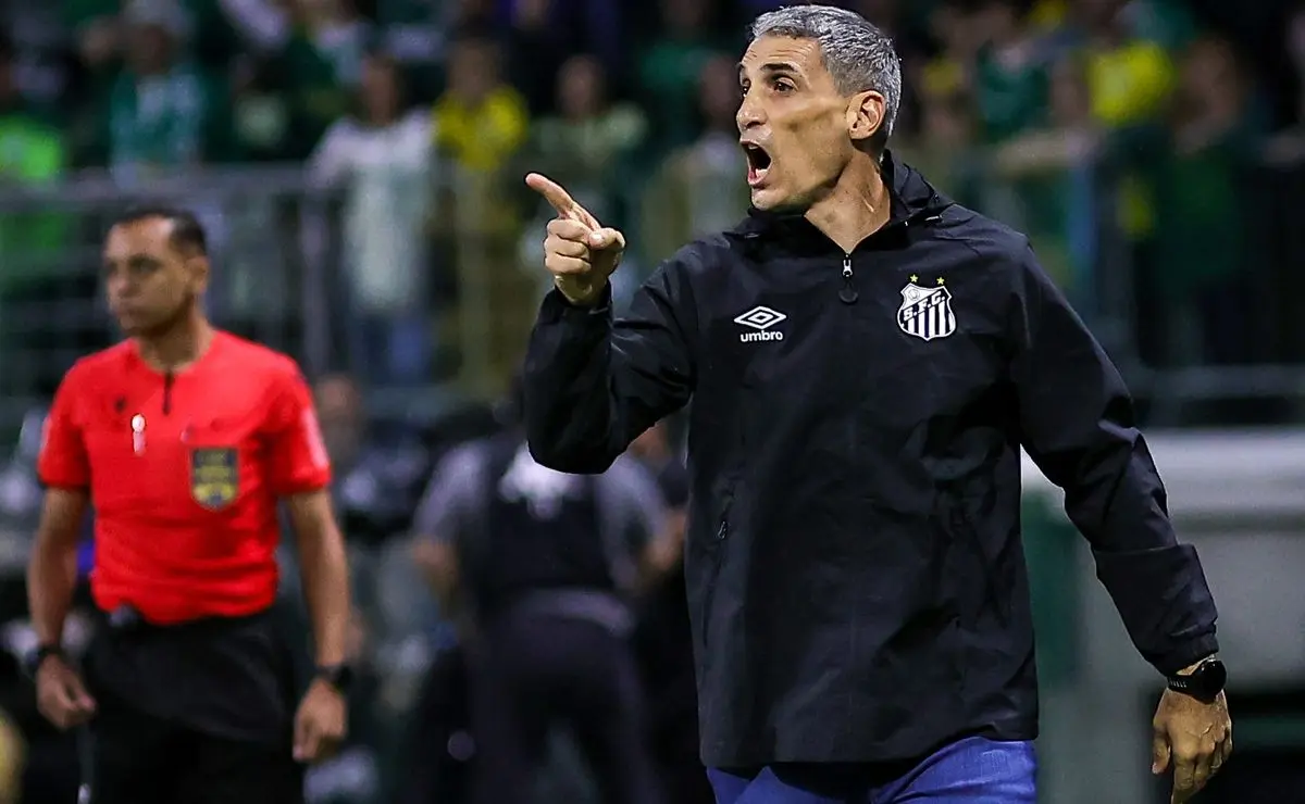 Vojvoda apela por apoio da torcida do Santos contra o Palmeiras na Vila Belmiro: "Temos que estar juntos"