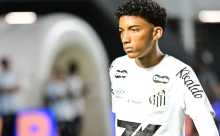 Vojvoda detalha plano para Robinho Jr. e responde duramente sobre titularidade no Mirassol: Muito difícil Vojvoda detalha plano para Robinho Jr. e responde duramente sobre titularidade no Mirassol: "Muito difícil"