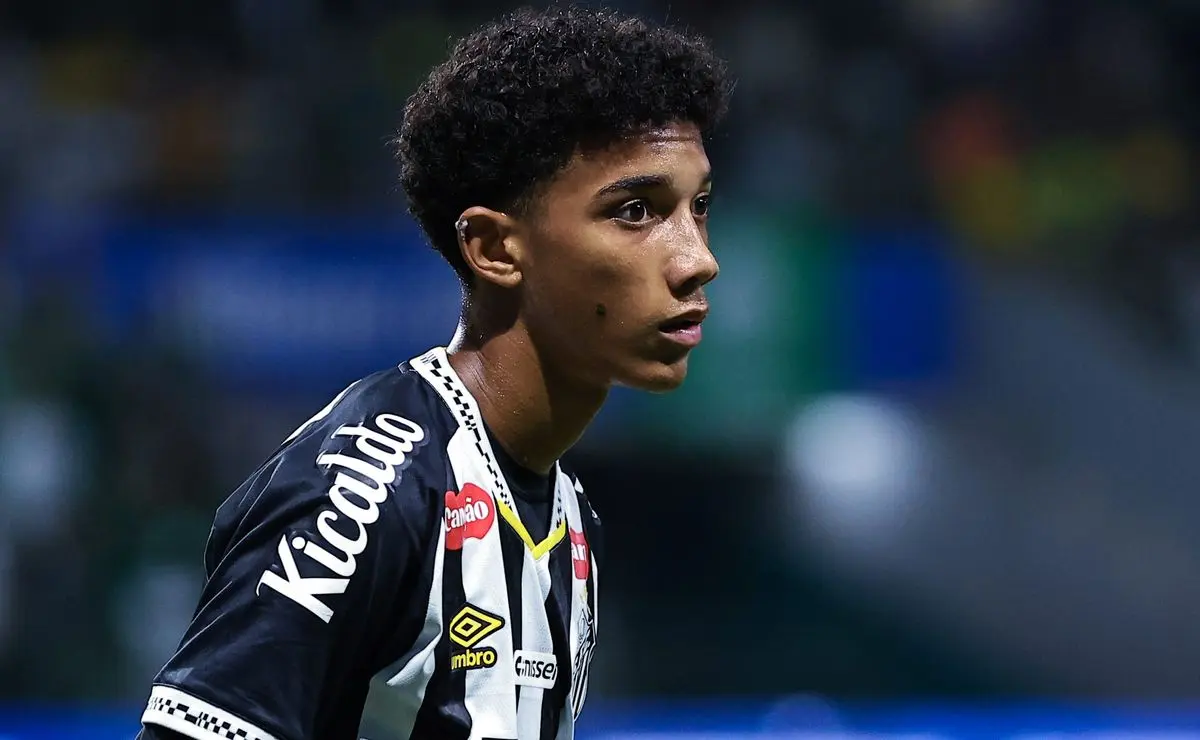 Vojvoda opta por poupar Robinho Jr. no banco do Santos, apesar da boa fase do atacante.