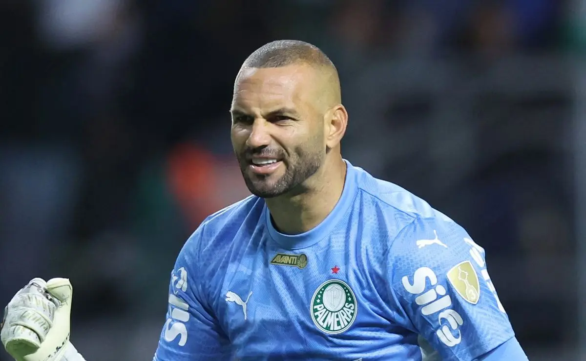 Weverton: Palmeiras em alerta com assédio de Grêmio e Inter Weverton: Palmeiras em alerta com assédio de Grêmio e Inter