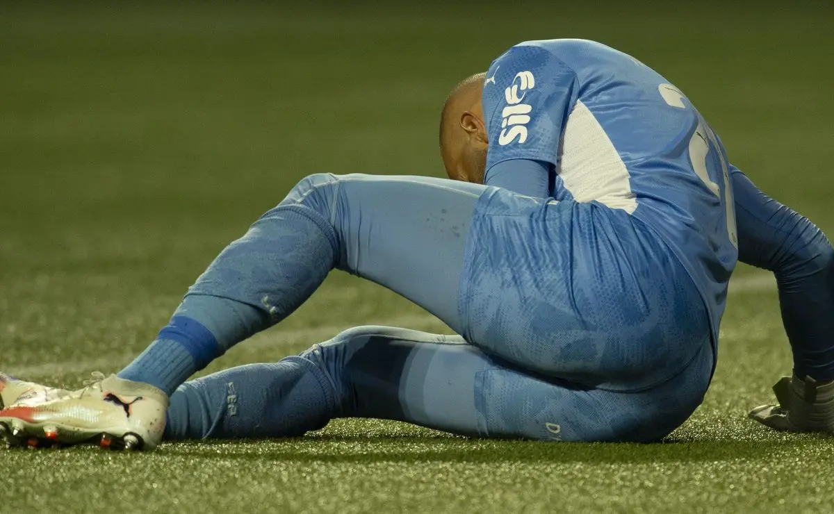 Weverton: Retorno aos Treinos com Restrições e Evolução no Tratamento da Lesão na Mão