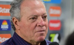 Abel Braga critica o elenco após goleada do São Paulo sobre o Internacional e analisa confronto na Vila Belmiro