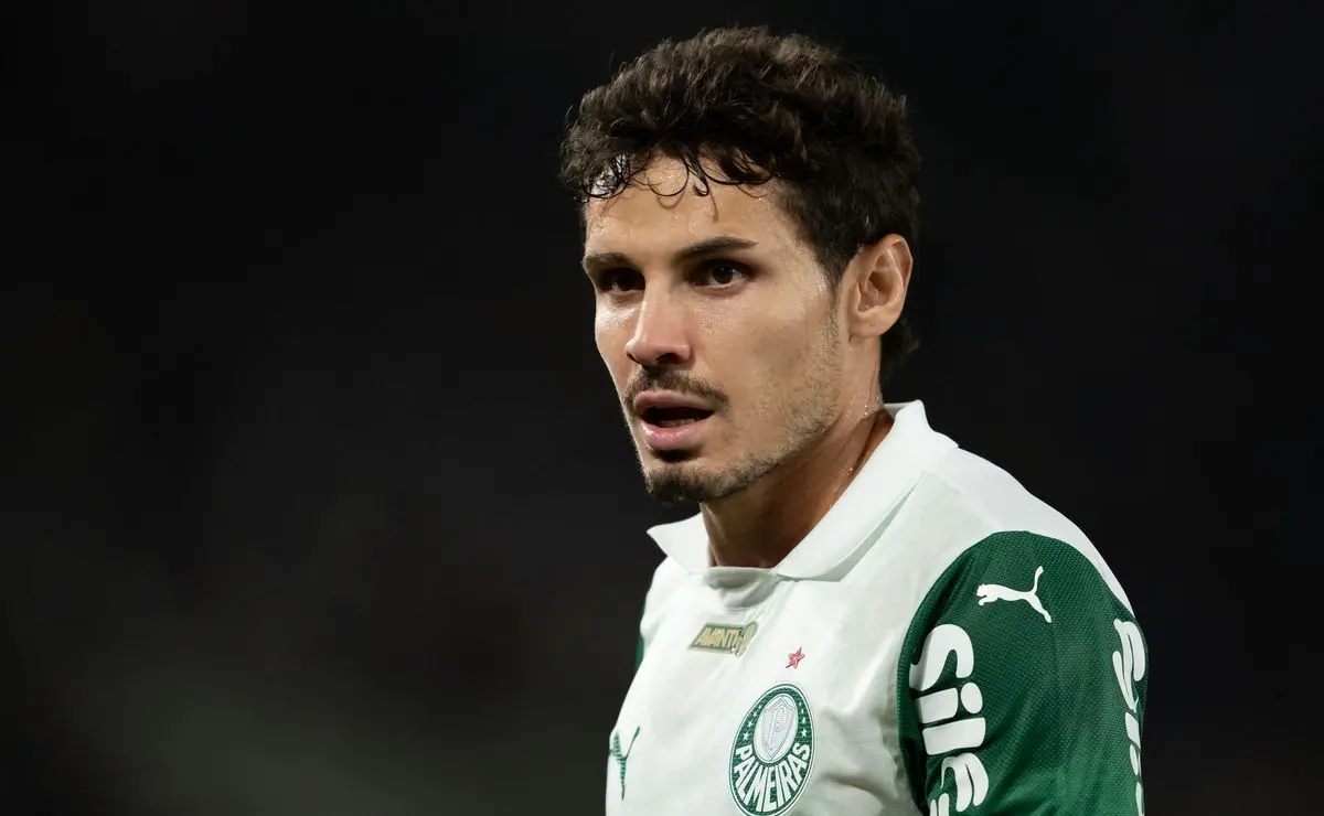 Abel Ferreira impede saída de Raphael Veiga do Palmeiras após propostas