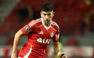 Alan Rodríguez revela clima tenso no vestiário do Inter e detalhes de pacto pré-jogo decisivo Alan Rodríguez revela clima tenso no vestiário do Inter e detalhes de pacto pré-jogo decisivo