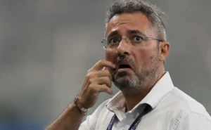 Alexandre Mattos é notificado e Santos pode perder Gabigol para o futebol árabe em 2026