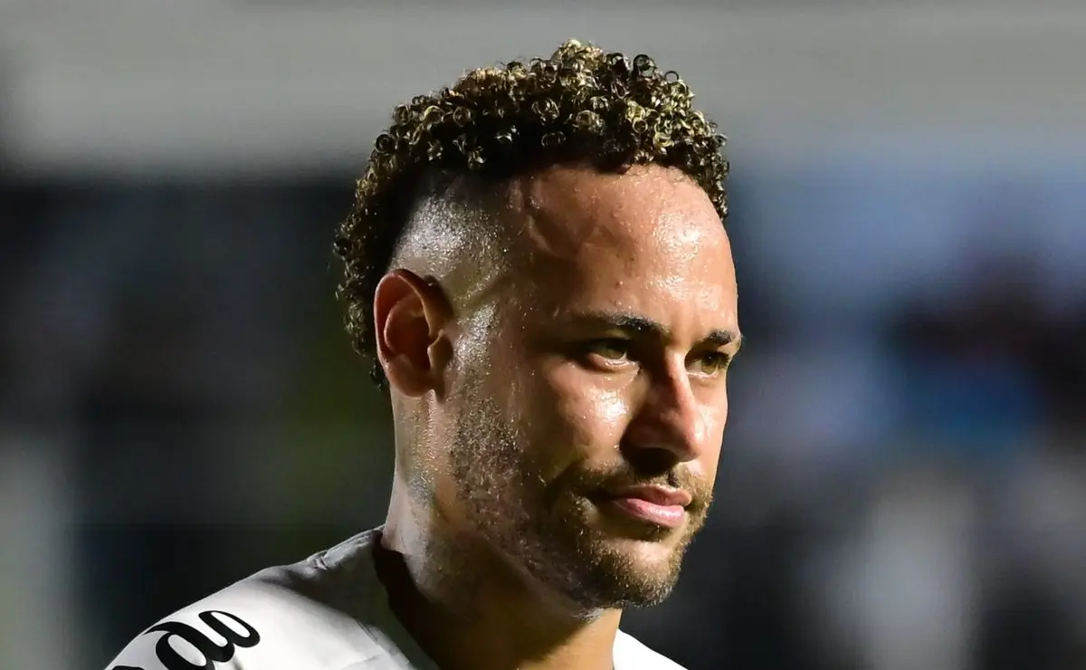 Alexandre Mattos renova com Neymar e Santos até 2026