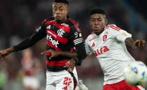 Alvo do Flamengo, Vitão evita falar sobre permanência no Internacional em 2026: “Descansar a mente” Alvo do Flamengo, Vitão evita falar sobre permanência no Internacional em 2026: “Descansar a mente”
