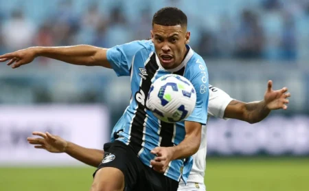 Alysson recebe oferta de R$ 75 milhões e Grêmio analisa proposta com nova diretoria Alysson recebe oferta de R$ 75 milhões e Grêmio analisa proposta com nova diretoria
