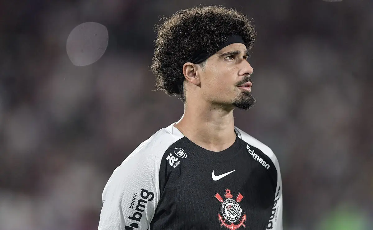 André Ramalho é criticado por atuação em jogo da Copa do Brasil contra o Vasco André Ramalho é criticado por atuação em jogo da Copa do Brasil contra o Vasco