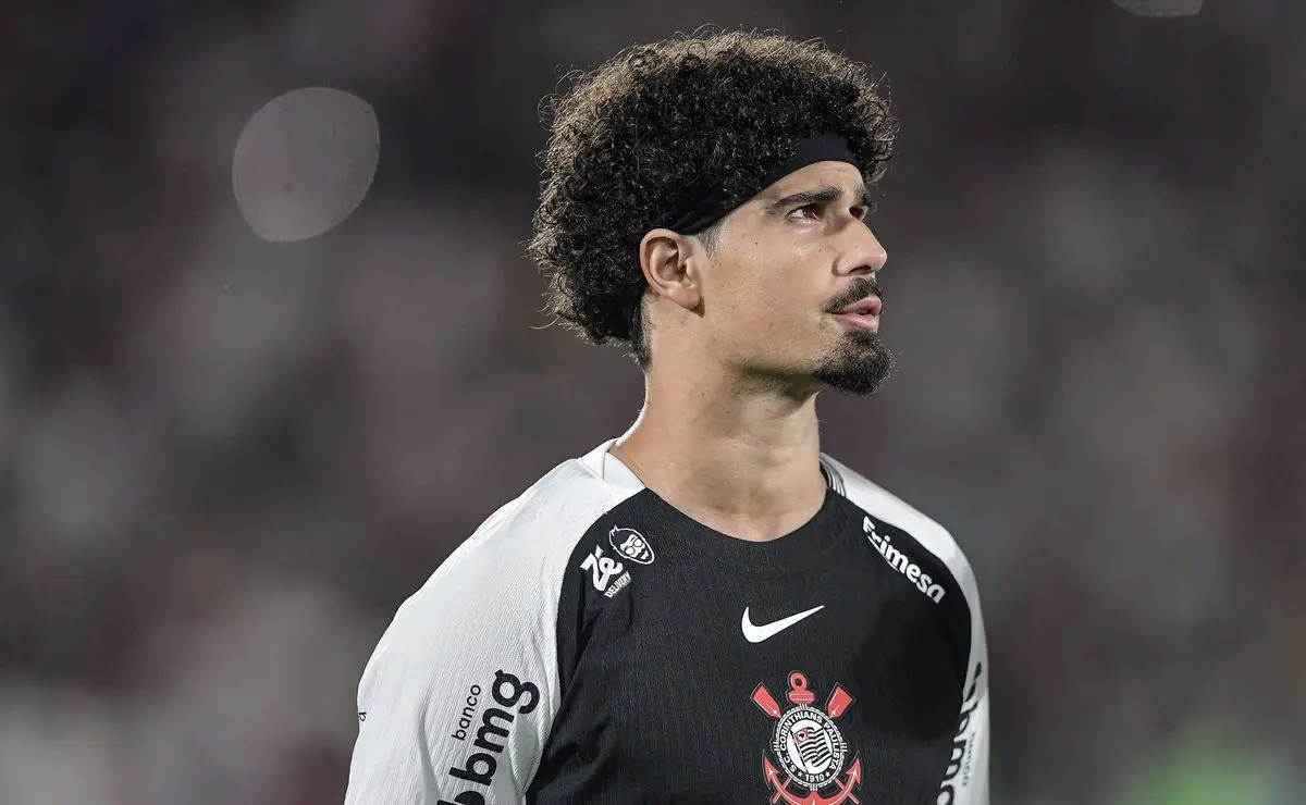 André Ramalho é criticado por torcedores do Corinthians após empate com o Vasco na Copa do Brasil