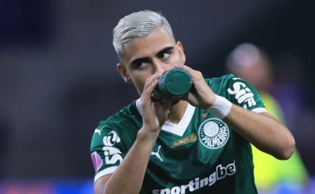 Andreas Pereira e Igor Jesus reagem à derrota do Flamengo para o PSG Andreas Pereira e Igor Jesus reagem à derrota do Flamengo para o PSG