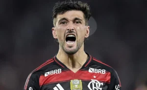 Arrascaeta alfineta Abel Ferreira com declaração de "frustrado" após provocação