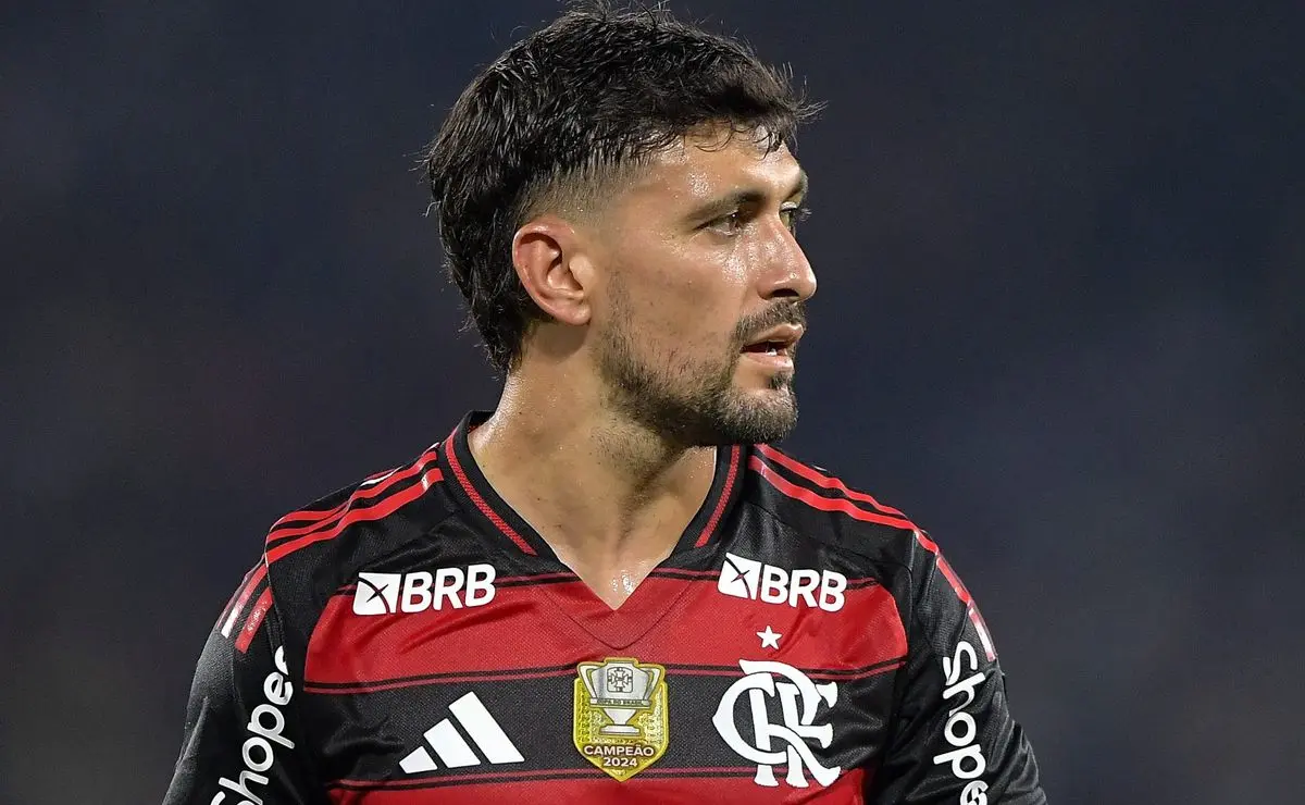 Arrascaeta atinge marca expressiva de quase 50% de participação em gols decisivos pelo Flamengo