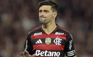 Arrascaeta eleito herói do Flamengo na vitória sobre o Pyramids na Copa Intercontinental