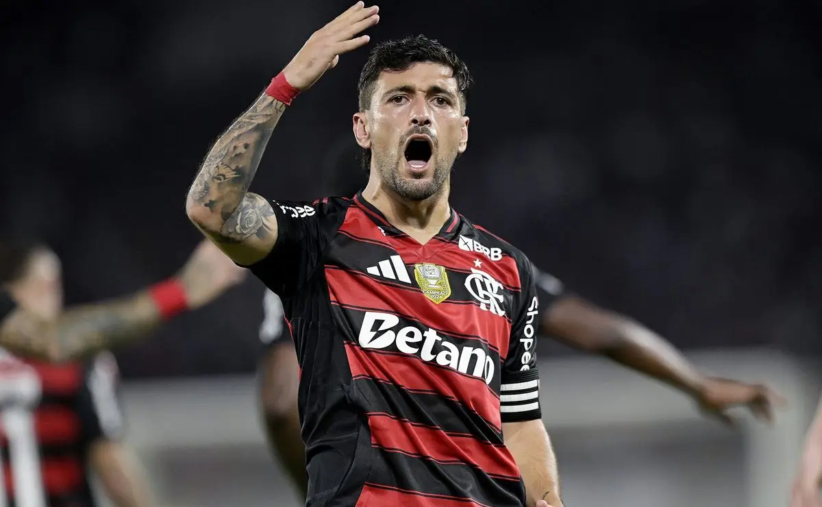 Arrascaeta: o peso da camisa 10 e seu legado histórico no Flamengo pós-2019.