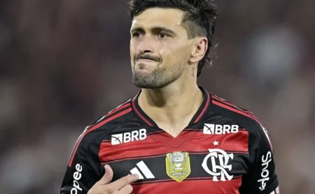 Arrascaeta revela bronca inesperada de Filipe Luís e detalha comando enérgico do treinador: “já estava morto”