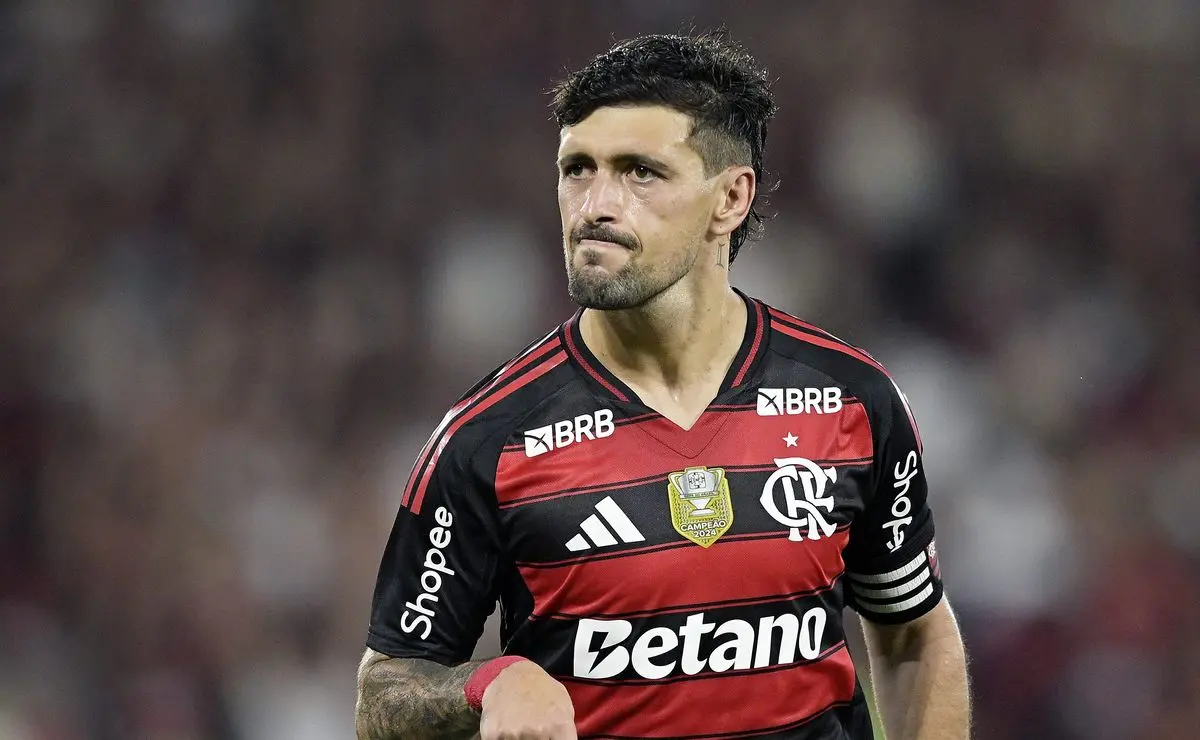 Arrascaeta se destaca e assume a responsabilidade na vitória do Flamengo sobre o Pyramids na Copa Intercontinental