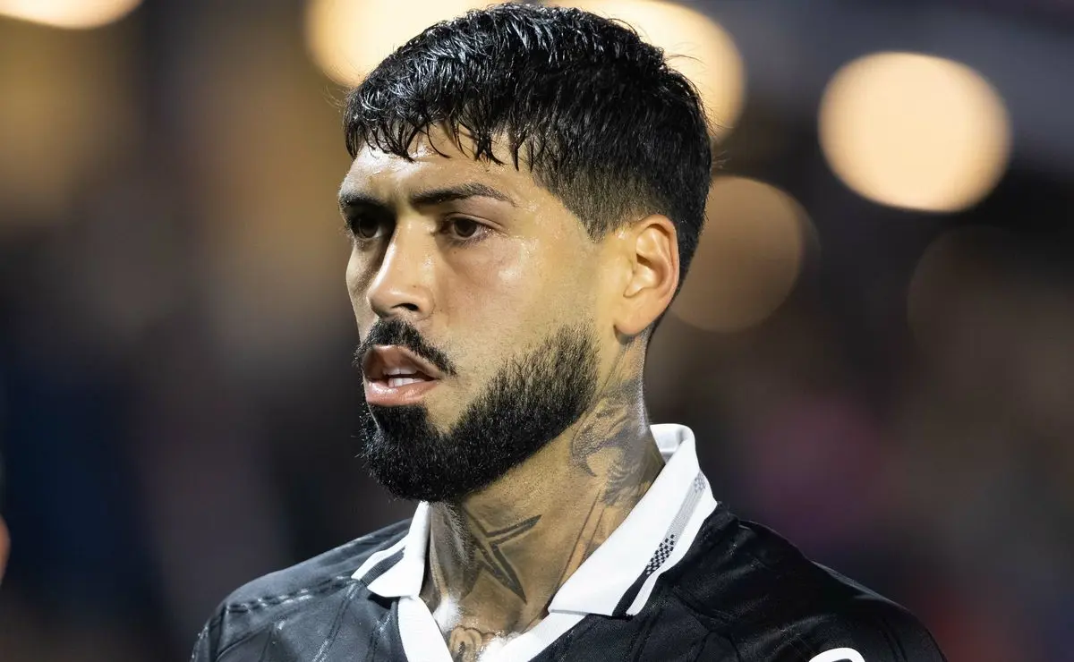 Barboza indica escalação titular em jogo crucial do Botafogo contra o Fortaleza