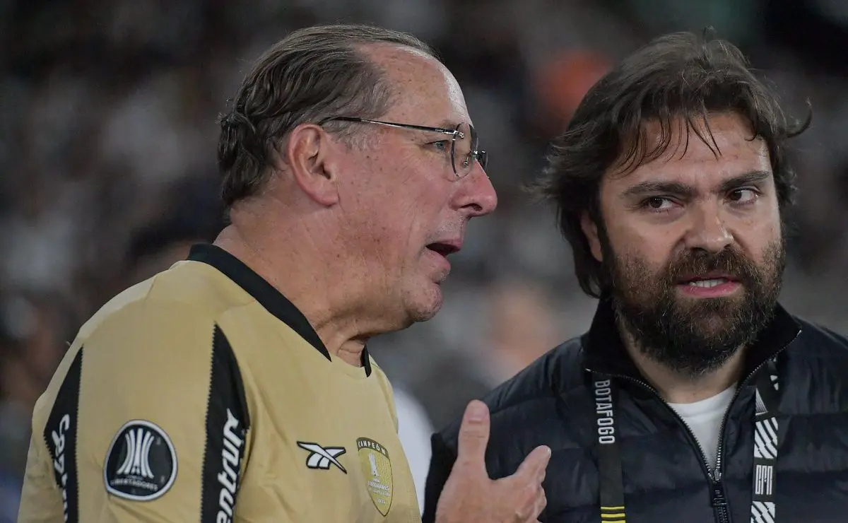 Botafogo busca superar o Flamengo na disputa por zagueiro e avança em negociação com Jair, do Nottingham Forest Botafogo busca superar o Flamengo na disputa por zagueiro e avança em negociação com Jair, do Nottingham Forest