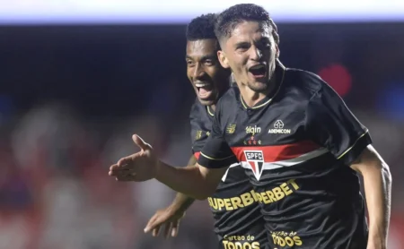 Botafogo intensifica disputa, São Paulo se manifesta e negociação por Pablo Maia se complica Botafogo intensifica disputa, São Paulo se manifesta e negociação por Pablo Maia se complica