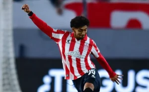 Botafogo reate as negociações com Cristian Medina, volante do Estudiantes. Botafogo reate as negociações com Cristian Medina, volante do Estudiantes.