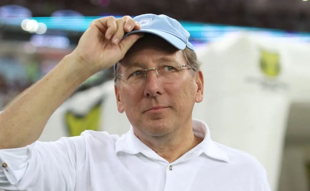 Botafogo redefine prioridades e mira Artur Jorge após desistência de técnico renomado