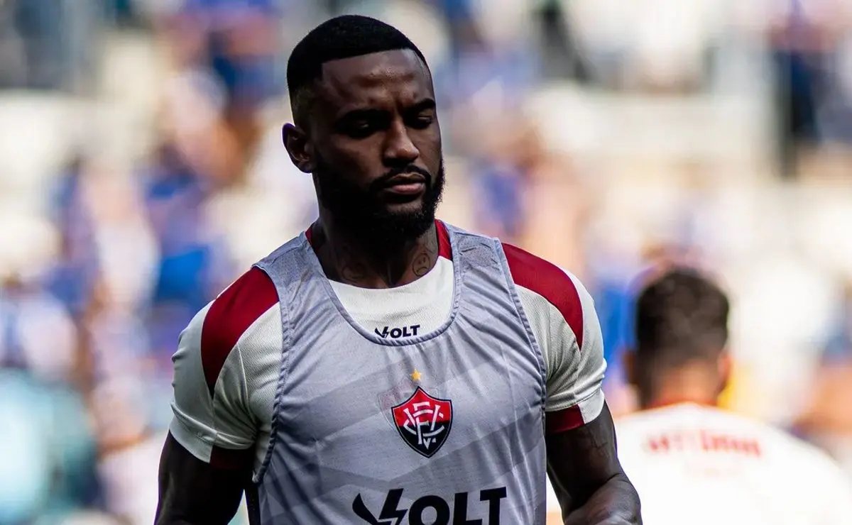 Botafogo se interessa por Ramón após impasse entre Inter e Vitória, informa jornalista